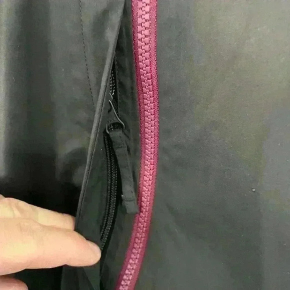 Worn to with twice less an hour use thought I’d fit but I’m a large not medium - Picture 5 of 7